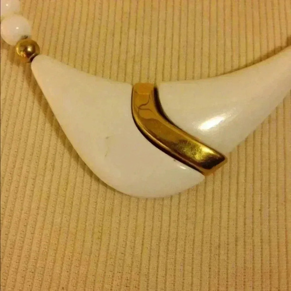 Beautiful vintage gold beaded necklace - Picture 2 of 4